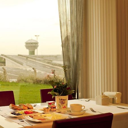 Orty Airport Hotel İzmir Restoran gambar