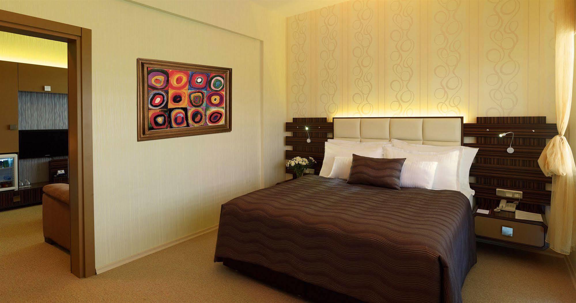 Orty Airport Hotel İzmir Bilik gambar